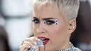 “Sampai saat ini Katy dan Robert berteman baik. Mereka juga berada dalam satu lingkungan pertemanan. Keduanya tidak menjalani hubungan spesial, tapi Rob memang tertarik pada Katy,” pungkasnya. (AFP/Valerie Macon)