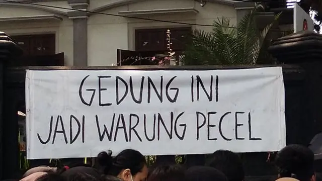 11 Poster Kocak Demo Mahasiswa Tolak RUU KUHP, Lucu tapi Bikin Baper
