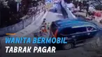 Mobil menabrak pagar cor pekarangan warga hingga hancur dan laju terhenti oleh pohon.