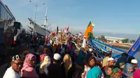  Ngater Kajien, Tradisi Unik Warga Pulau Gili Antarkan Calon Haji