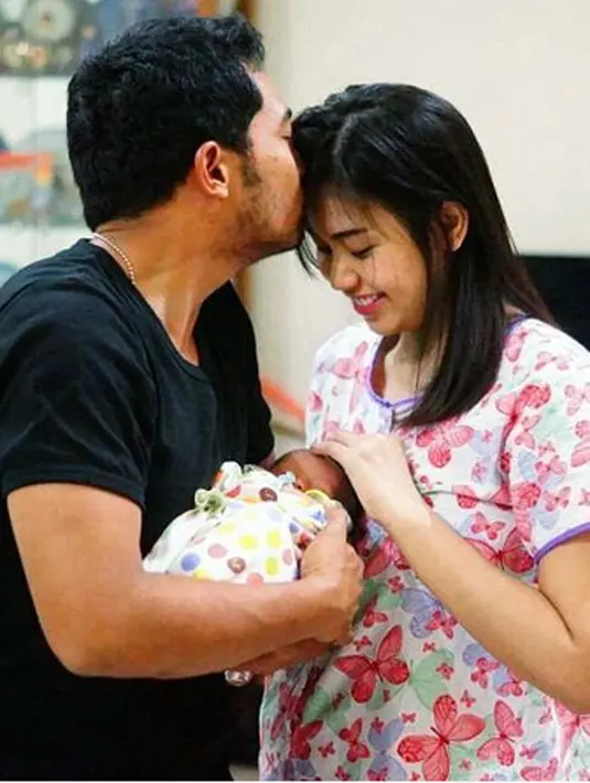 "Saya menyatakan hari ini hubungan saya dengan istri saya, Puji Tuhan sudah membaik," ujar Yama Carlos beberapa waktu lalu. (Instagram/yamacarlos7)