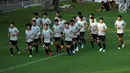 Pemain Timnas Thailand U-23 berlari jelang latihan di Lapangan B Kompleks GBK, Jakarta, Selasa (29/5). Timnas Thailand U-23 akan melakoni laga uji coba melawan Timnas Indonesia U-23 pada 31 Mei dan 3 Juni mendatang. (Liputan6.com/Helmi Fithriansyah)