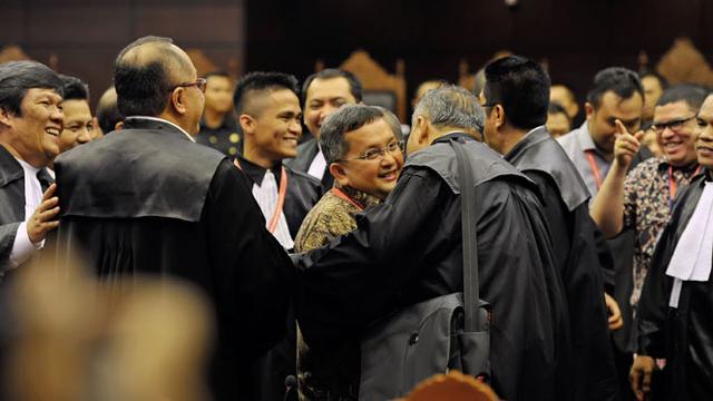Pihak KPU mengharapkan agar keputusan Mahkamah Konstitusi yang menolak seluruh gugatan tim Prabowo-Hatta merupakan final.