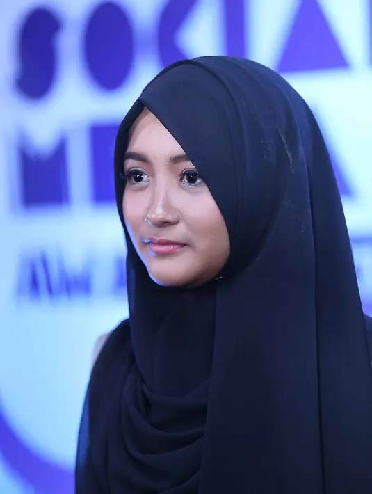 Anak kedua dari tiga bersaudara ini juga tidak menyangka dengan perubahan hidup yang dijalaninya sekarang ini. Sebagai orang baru, ia merasa bersyukur dengan semua itu. (Nurwahyunan/Bintang.com)