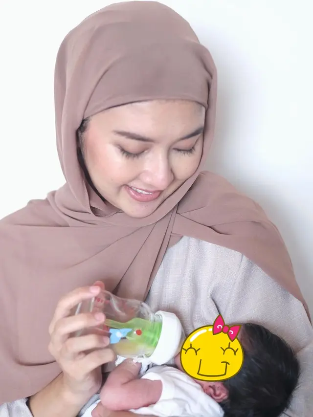 Mantap Berhijab, Ini 6 Potret Terbaru Kevin Lilliana yang Makin Anggun