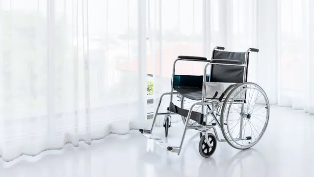Dua Pria Curi Kursi Roda Kakek Disabilitas di Bekasi, Warganet: Enggak Habis Pikir