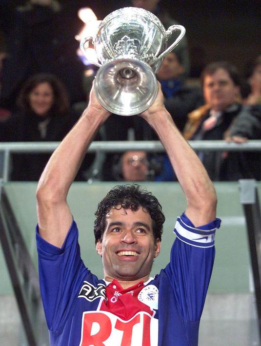 3. Rai - Rekan setim dari Leonardo ini memperkuat Les Parisiens sejak 1993 hingga 1998. Mantan kapten PSG tersebut tercatat sebagai pemain asal Brasil yang paling banyak tampil memperkuat PSG dengan 215 laga di semua kompetisi. (AFP/Gabriel Bouys)
