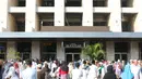 Umat Islam seusai melaksanakan salat gerhana matahari di Masjid Istiqlal, Jakarta, Rabu (9/3/2016). Salat gerhana tersebut diadakan sebagai ungkapan syukur atas kuasa Allah SWT. (Liputan6.com/Herman Zakharia)