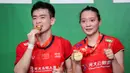 Pada bulan berikutnya, Zheng/Huang mengikuti Kejuaraan Asia 2022 yang berlangsung di Manila, Filipina. Tampil ganas sejak awal, mereka kali ini berhasil mengalahkan rekan senegaranya, Wang Yi Lyu/Huang Dong Ping di partai final dengan skor 21-17 dan 21-8. (AFP/Jam Sta Rosa)
