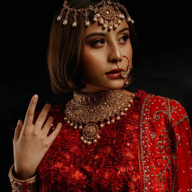 Pesona Awkarin Dalam Balutan Sari India. (Sumber: Instagram/kainsarijakarta)