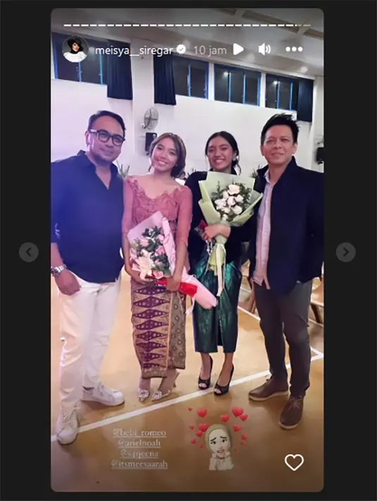 Potret Ariel bersama dengan Bebi Romeo yang juga hadir untuk mendampingi putrinya. Rupanya, putri Bebi dan Meisya Siregar juga satu sekolah dengan Alleia. [Instagram/meisya__siregar]