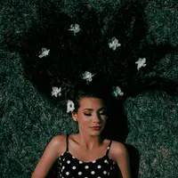 Ilustrasi penjepit rambut (unsplash/Luan de Oliveira Silva)