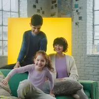 Koleksi HEATTECH UNIQLO, warna unggu dan navy. (Foto: Dokumen/UNIQLO)