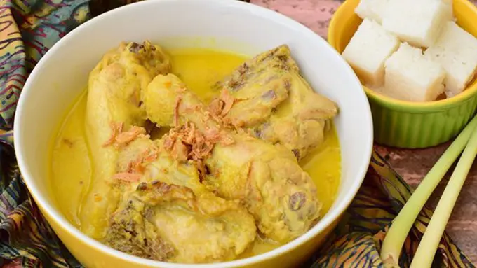 Ilustrasi opor ayam./Copyright shutterstock.com