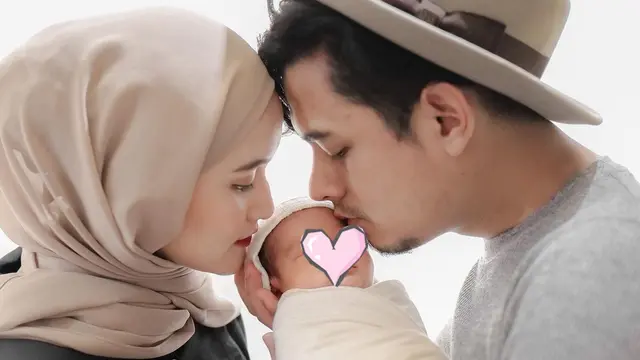 Dikaruniai Anak Kedua, Ini 6 Potret Keluarga Nadya Fricella dan Miqdad Addausy