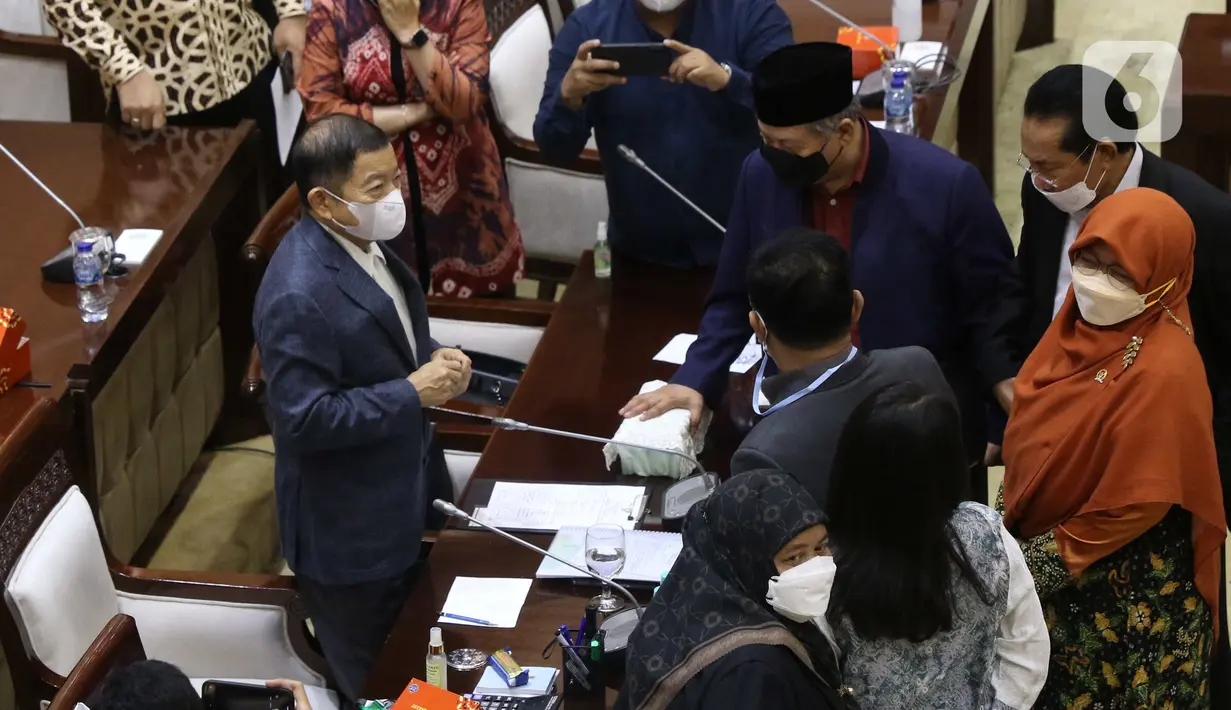 Menteri Perencanaan Pembangunan Nasional/Badan Perencanaan Pembangunan Nasional Suharso Monoarfa saat rapat kerja dengan Komisi XI DPR RI di Kompleks Parlemen, Jakarta, Kamis (3/2/2022). Rapat membahas evaluasi dan capaian kinerja tahun 2021 dan rencana kerja tahun 2022. (Liputan6.com/Angga Yuniar)