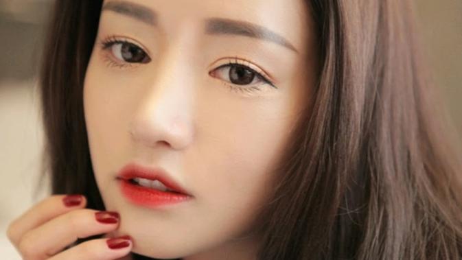5 Artis yang Suka dengan Bentuk Alis ala Korea  Beauty  