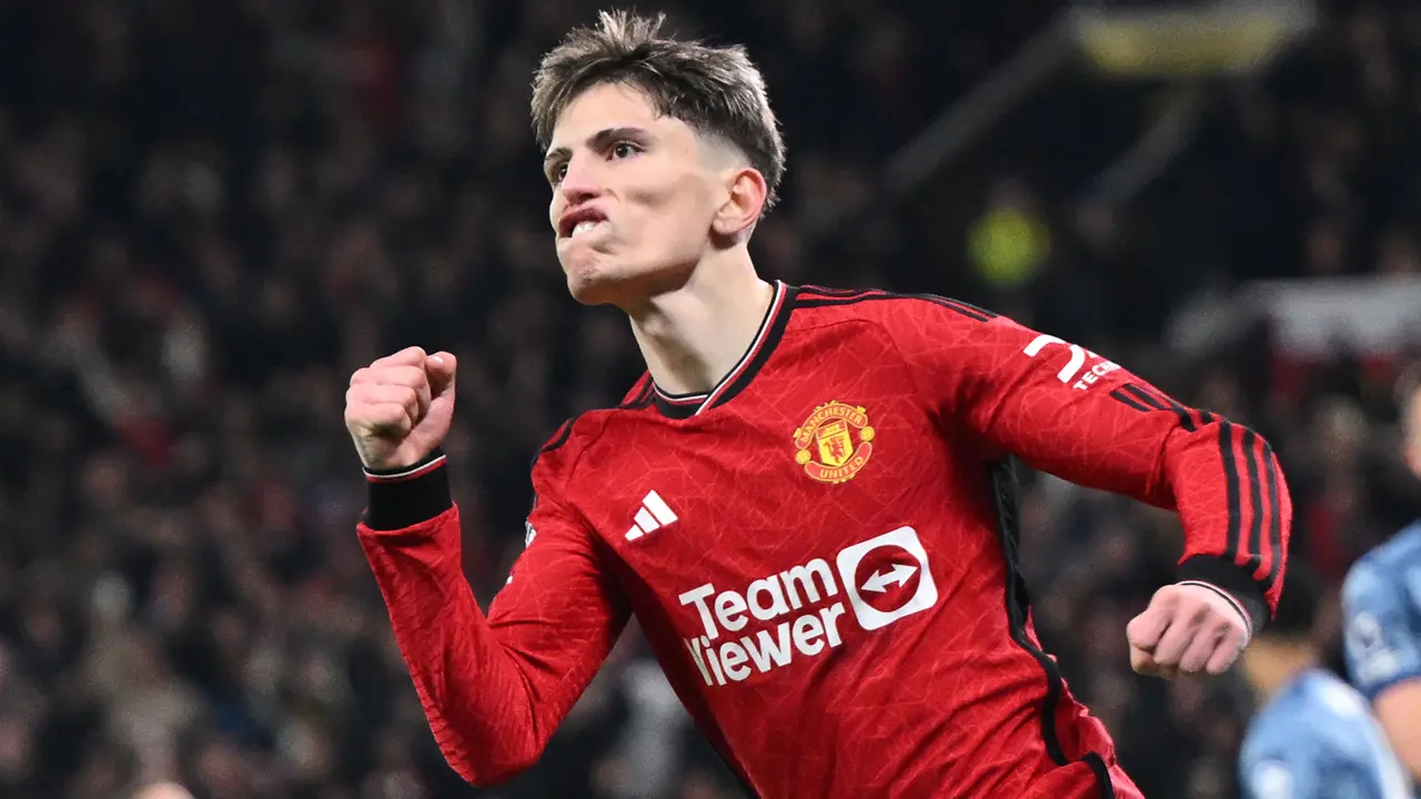 Foto: 5 Alumnus Akademi MU yang Telah Sumbang Gol Bagi Setan Merah di Premier League Musim 2023/2024, Kobbie Mainoo Terbaru