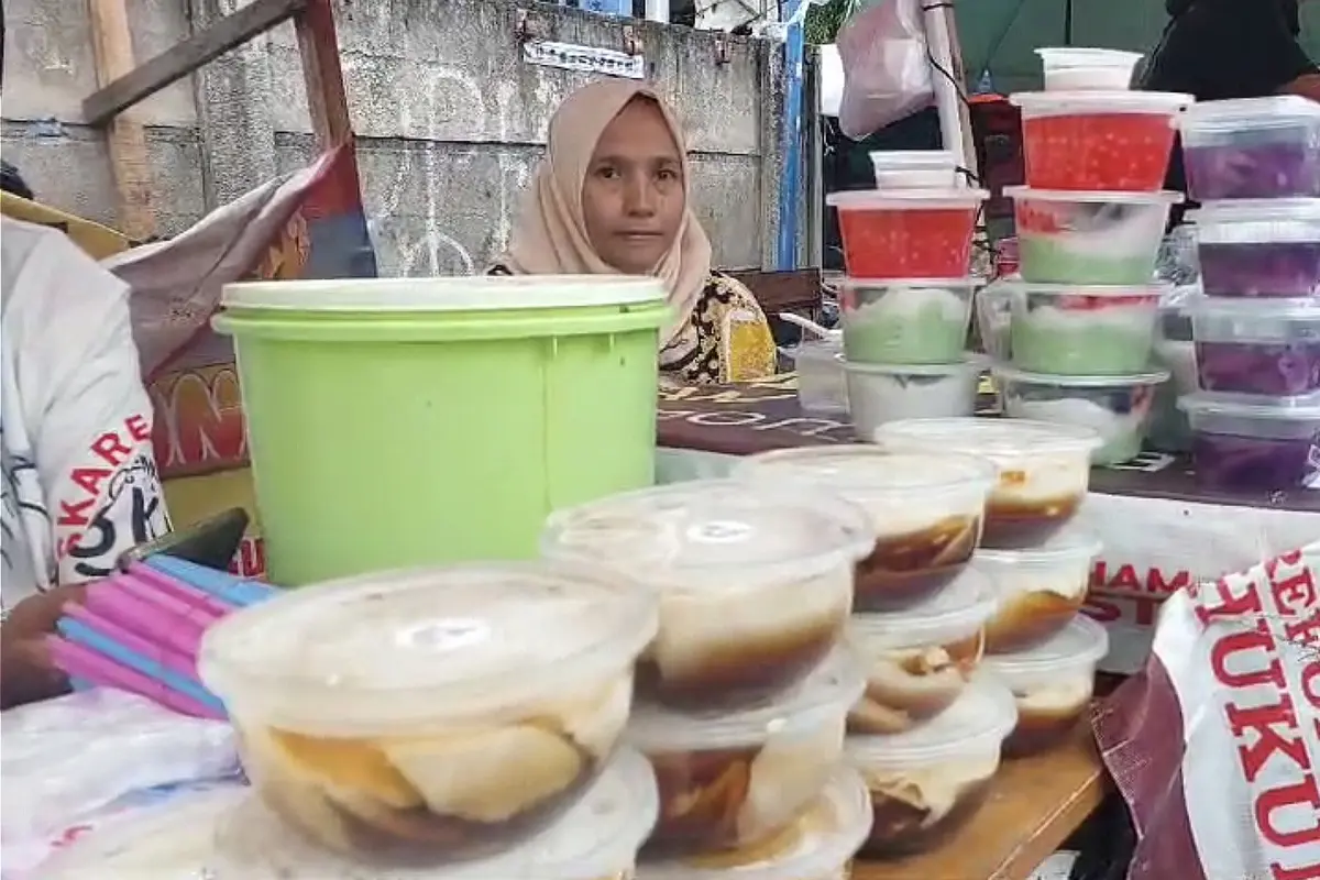 Pedagang takjil di Jakan Dr Soesilo, Bandar Lampung. Foto : (Liputan6.com/Ardi).