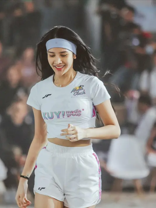 [Instagram/anyageraldine]