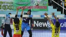 Pevoli Bank Jatim melakukan smash saat melawan PGN Popsivo Polwan pada laga final Livoli 2017 di GOR Dimyati, Tangerang, Sabtu (9/12/2017). Bank Jatim menang dengan skor 3-0. (Bola.com/Vitalis Yogi Trisna)