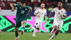 Timnas Irak meraih kemenangan 2-1 atas Uni Emirat Arab pada&nbsp;laga putaran kelima Kualifikasi Piala Dunia 2026 zona Asia di&nbsp;Basra International Stadium, Basra,&nbsp;Selasa (19/11/2025) malam WIB. Hasil tersebut membuat Irak unggul agregat 3-2 atas UEA dan lolos ke&nbsp;playoff antarkonfederasi Piala Dunia 2026. (AFP/Fadel SENNA)