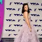 Lorde dengan gaun indahnya yang membuatnya seperti seorang puteri di MTV Video Music Awards 2017 (Dailymail)