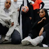 Pertama dalam sejarah, Nike rilis koleksi niqab dan abaya untuk perempuan muslim di dunia. [Instagram/saeedahhaque]