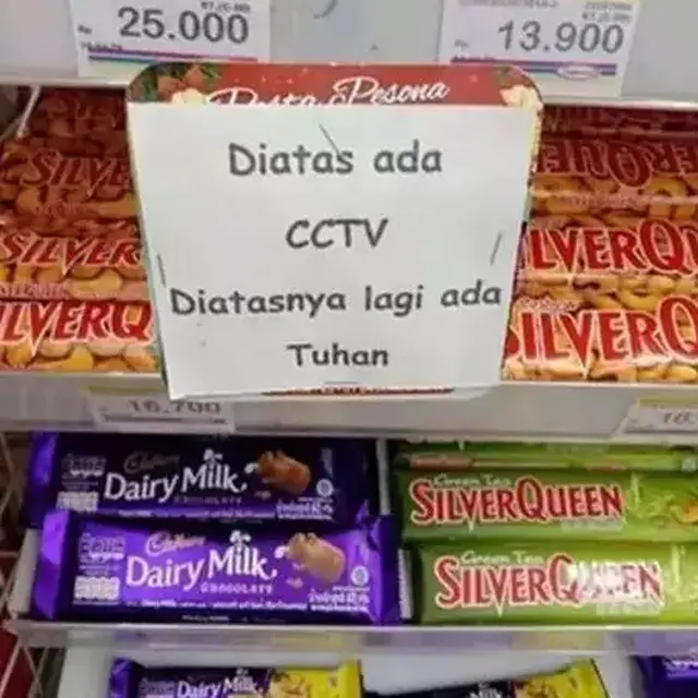 6 Tulisan Ada CCTV Ditempel di Tempat Nyeleneh Ini Bikin Gagal Paham