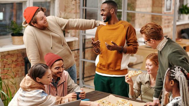 Ilustrasi humoris, lucu, tertawa, kumpul, nongkrong