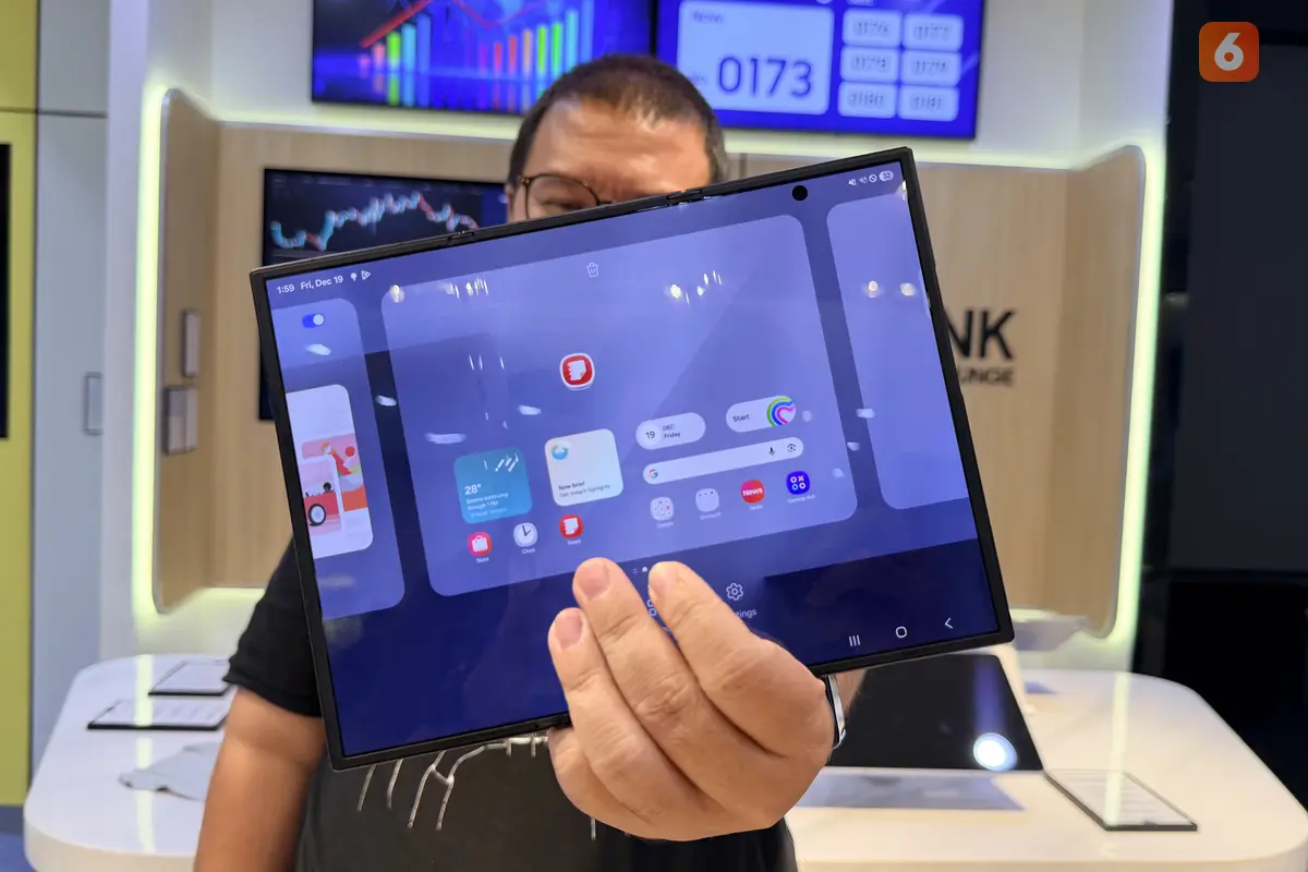 Galaxy Z Trifold