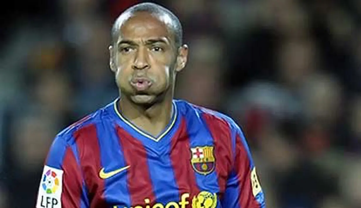 Ekspresi striker Barcelona, Thierry Henry di laga lanjutan La Liga melawan Villarreal di Nou Camp Stadium, 2 Januari 2010. AFP PHOTO / LLUIS GENE 