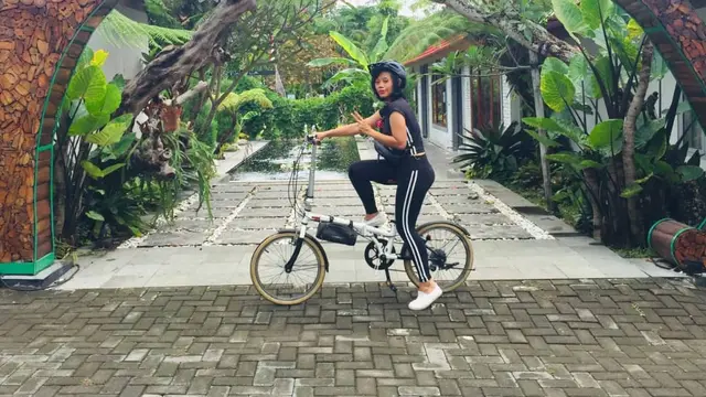 Jebolan Ajang Menyanyi, Ini 6 Potret Evony Arty Istri Dian Sidik 'Jaka Tingkir'