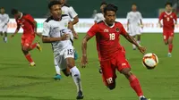 Pemain Timnas Indonesia U-23,&nbsp;Irfan Jauhari&nbsp;(kanan) saat pertandingan melawan Timor Leste dalam laga kedua fase Grup A SEA Games 2021 di Stadion Viet Tri, Phu Tho, Vietnam, Selasa (10/5/2022). (Bola.com/Ikhwan Yanuar)