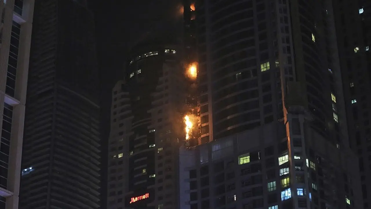 Kebakaran melanda salah satu gedung hunian tertinggi di dunia yang terletak di Dubai, Uni Emirat Arab