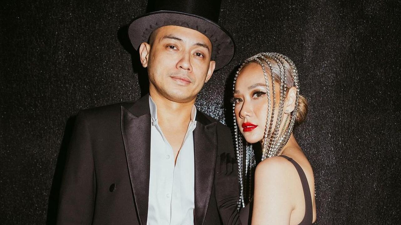 6 Gaya Bucin Serasi Bunga Citra Lestari dan Tiko Aryawardhana yang Selalu Hadiri Event Bersama