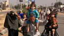 Sebelumnya, militer Israel memerintahkan warga Gaza untuk pindah ke selatan. (MAHMUD HAMS/AFP)