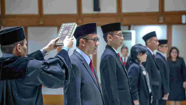 Plt Penjabat Heru Budi Hartono