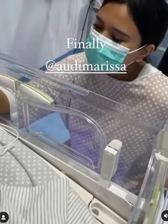 Akhirnya Bertemu Sang Anak, Ini 6 Potret Terbaru Audi Marissa Pasca Melahirkan