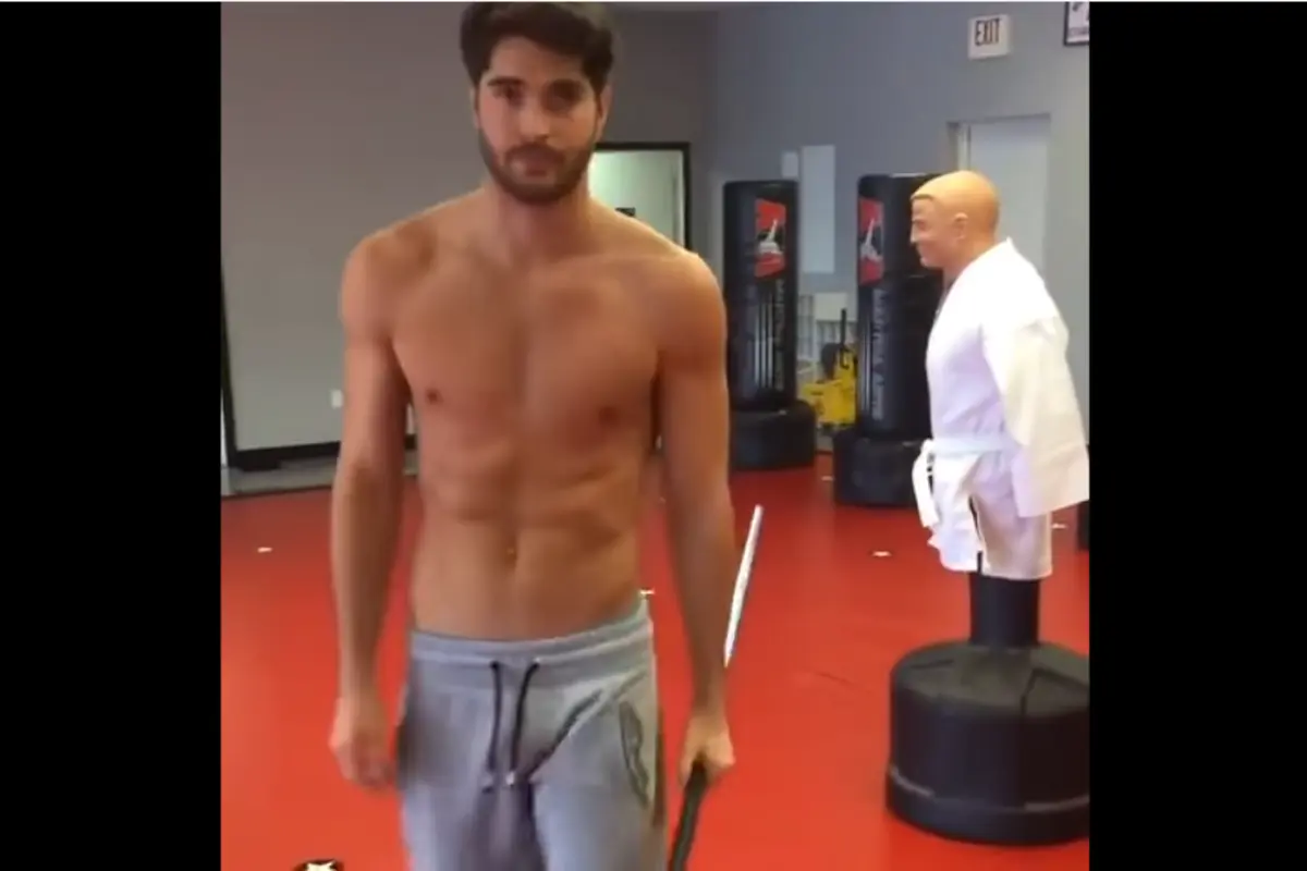Pecinta Taekwondo Pasti Dibuat Takjub dengan Cowok Ganteng Ini