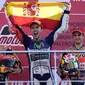 Jorge Lorenzo di podium MotoGP Valencia bersama peringkat kedua, Marc Marquez (kiri), dan Dani Pedrosa di Sirkuit Ricardo Tormo, Valencia, Spanyol, Minggu (8/11/2015). (AFP Photo/Javier Soriano)