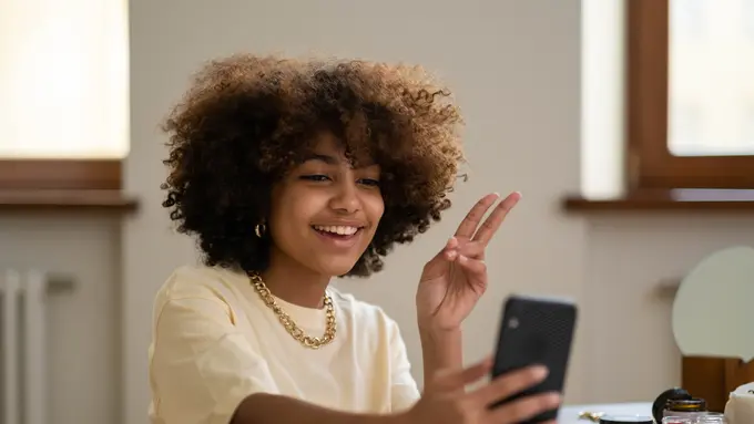 5 Keunggulan Laptop Dua Layar Lenovo Yoga Book 9i yang Ideal Untuk Content Creator