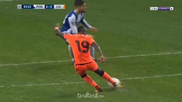 Sadio Mane menorehkan hattrick saat Liverpool bungkam Porto 5-0 di Liga Champions. This video is presented by Ballball.