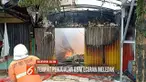 Tiga ruko hangus terbakar saat Hari Lebaran diduga karena salah satu kios penjualan BBM eceran meledak saat sedang pengisian ulang.