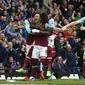 Para pemain West Ham merayakan gol yang dicetak Mauro Zarate ke gawang Chelsea (Reuters)