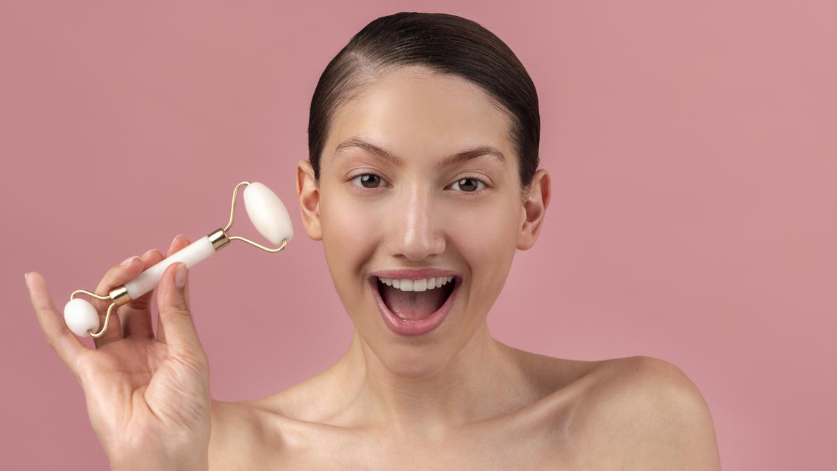Face Roller Giok, Beauty Tool yang Bisa Jadi Teman Relaksasi di Rumah