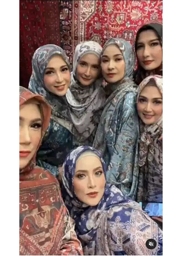 7 Potret Reuni Artis Senior Wanita Era 90-an, Kompak Pakai Hijab