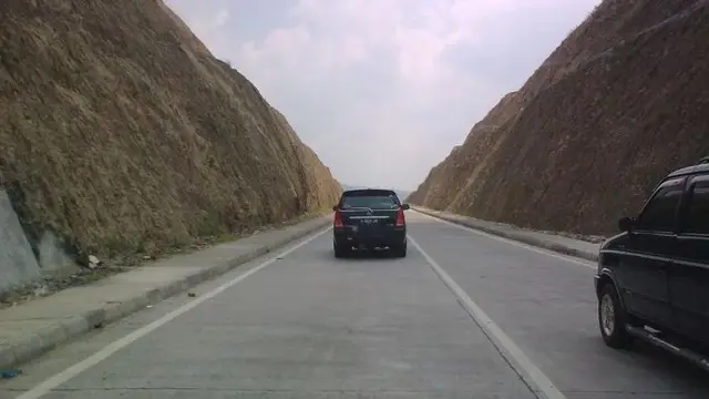 5 Jalan Dengan Pemandangan Eksotis di Indonesia