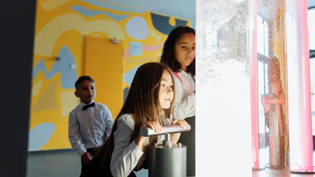 Cara Seru Mengenalkan Sejarah pada Anak Lewat Liburan Edukatif ke Museum
