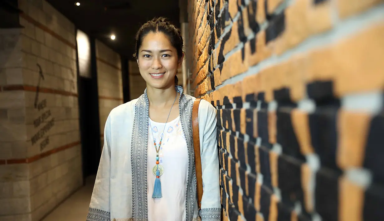 Sebuah tantangan baru bagi pemeran Prisia Nasution dalam film Interchange. Ia menjadi seorang dukun yang usianya lebih dari 100 tahun. Secara fisik terlihat muda. (Nurwahyunan/Bintang.com)